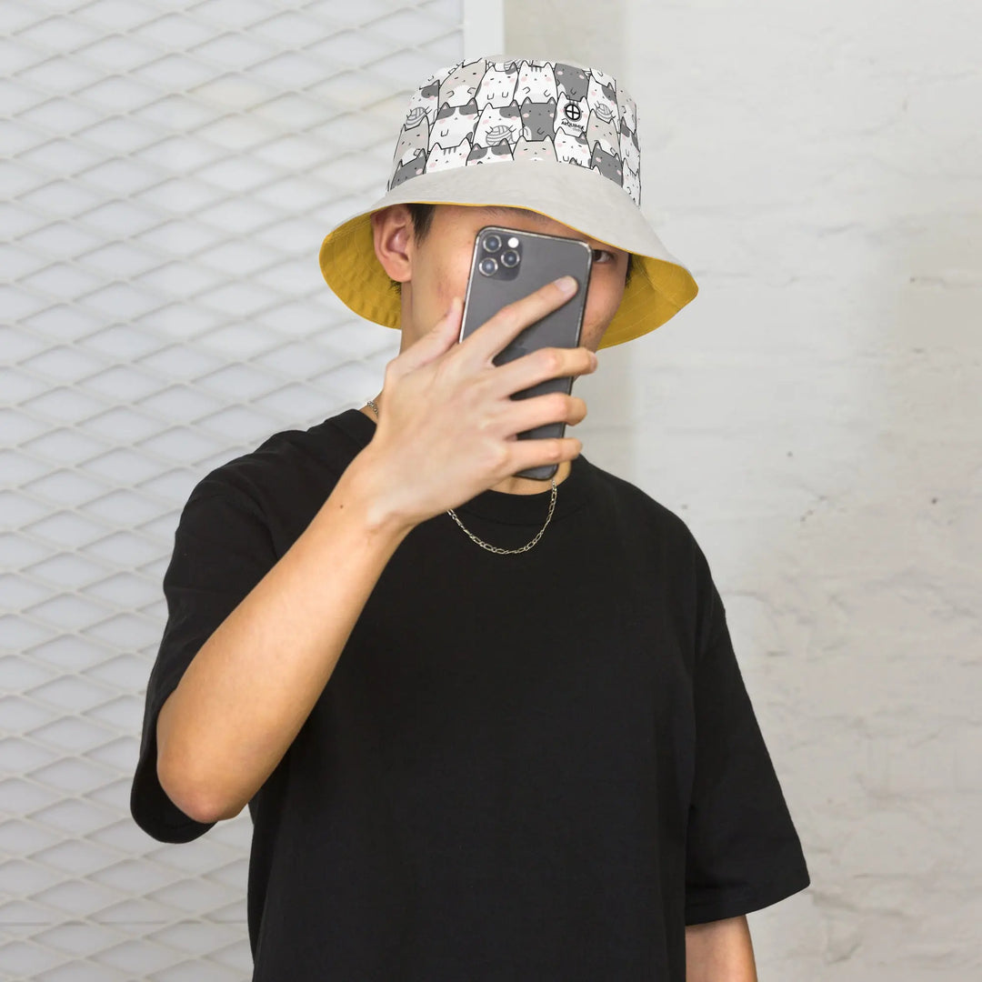 "Radiant Cats" - reversible Bucket Hat - Pfresh