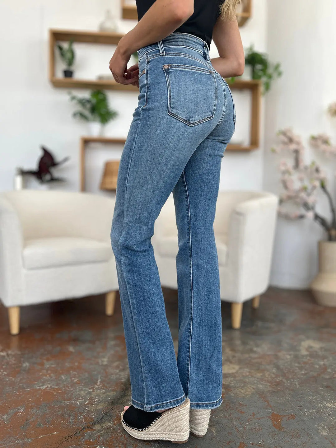 Judy Blue - Full Size Mid-Rise Waist Straight Jeans - Pfresh