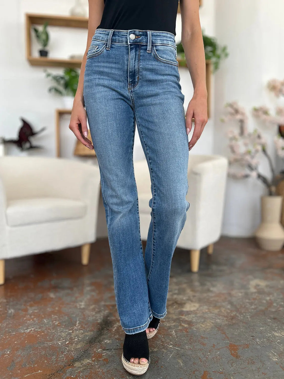 Judy Blue - Full Size Mid-Rise Waist Straight Jeans - Pfresh