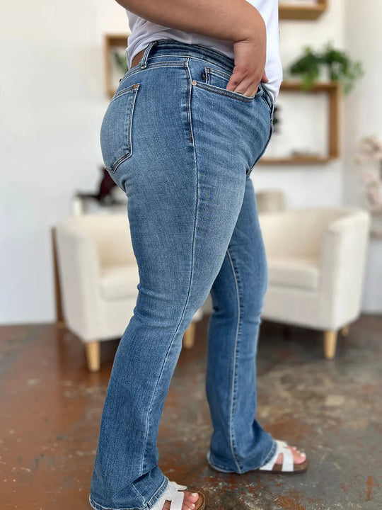 Judy Blue - Full Size Mid-Rise Waist Straight Jeans - Pfresh