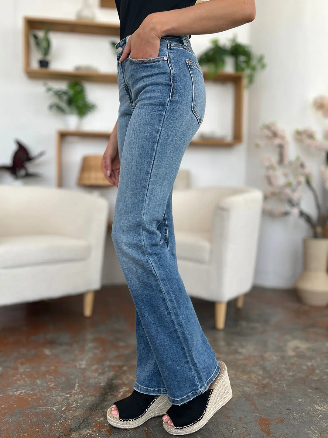 Judy Blue - Full Size Mid-Rise Waist Straight Jeans - Pfresh