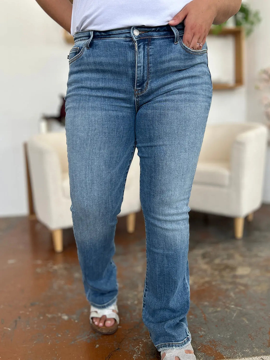 Judy Blue - Full Size Mid-Rise Waist Straight Jeans - Pfresh