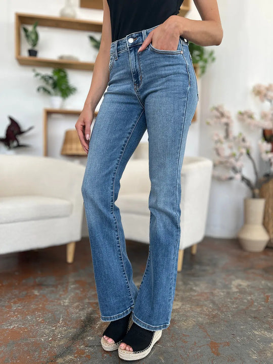 Judy Blue - Full Size Mid-Rise Waist Straight Jeans - Pfresh